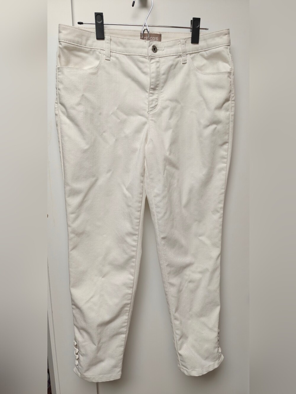 Chico's White skinny crop jeans unique lace-up detailing at Hem Size 1